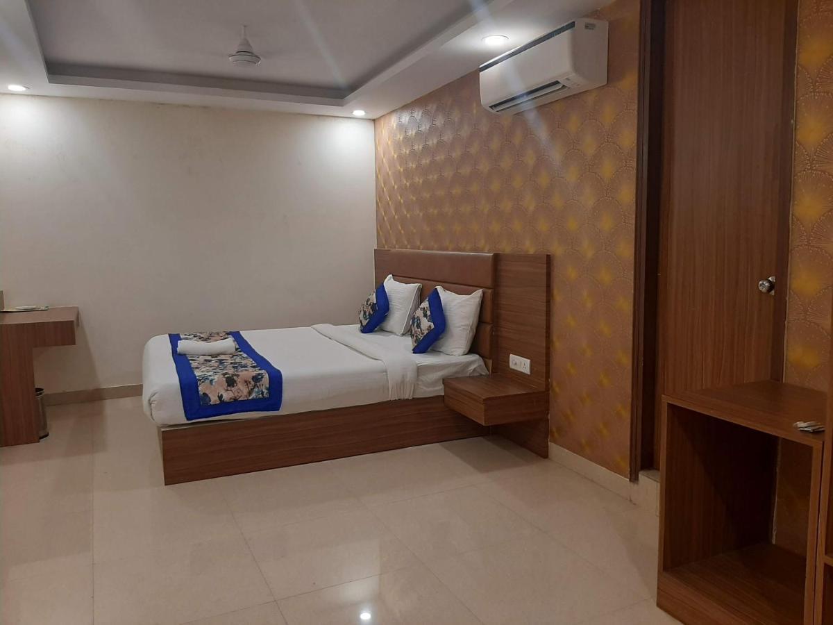 Hotel Ronit Royal Delhi Airport By D'Capitol นิวเดลี ภายนอก รูปภาพ