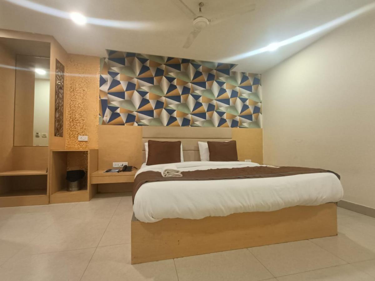 Hotel Ronit Royal Delhi Airport By D'Capitol นิวเดลี ภายนอก รูปภาพ