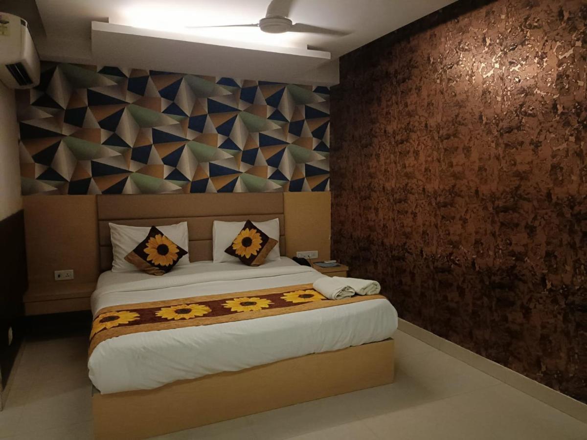 Hotel Ronit Royal Delhi Airport By D'Capitol นิวเดลี ภายนอก รูปภาพ