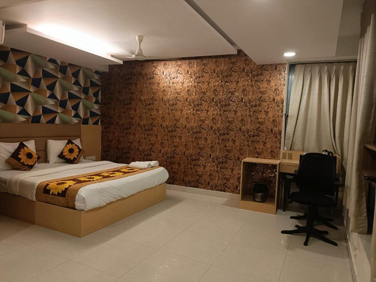 Hotel Ronit Royal Delhi Airport By D'Capitol นิวเดลี ภายนอก รูปภาพ