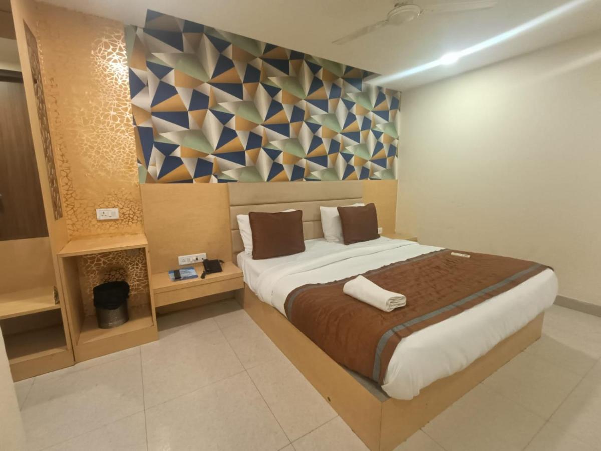 Hotel Ronit Royal Delhi Airport By D'Capitol นิวเดลี ภายนอก รูปภาพ