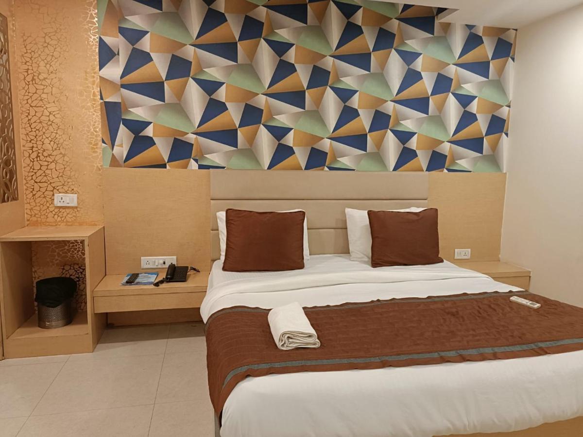 Hotel Ronit Royal Delhi Airport By D'Capitol นิวเดลี ภายนอก รูปภาพ