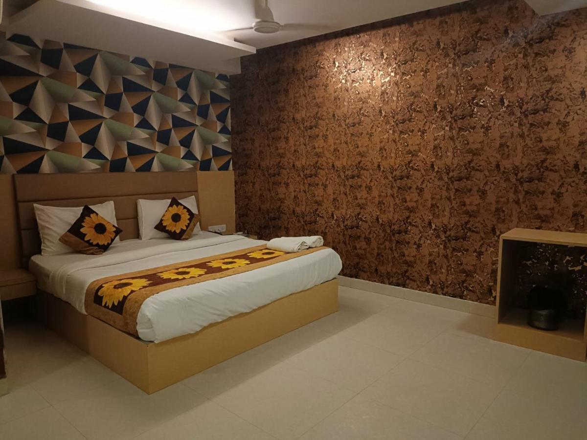 Hotel Ronit Royal Delhi Airport By D'Capitol นิวเดลี ภายนอก รูปภาพ