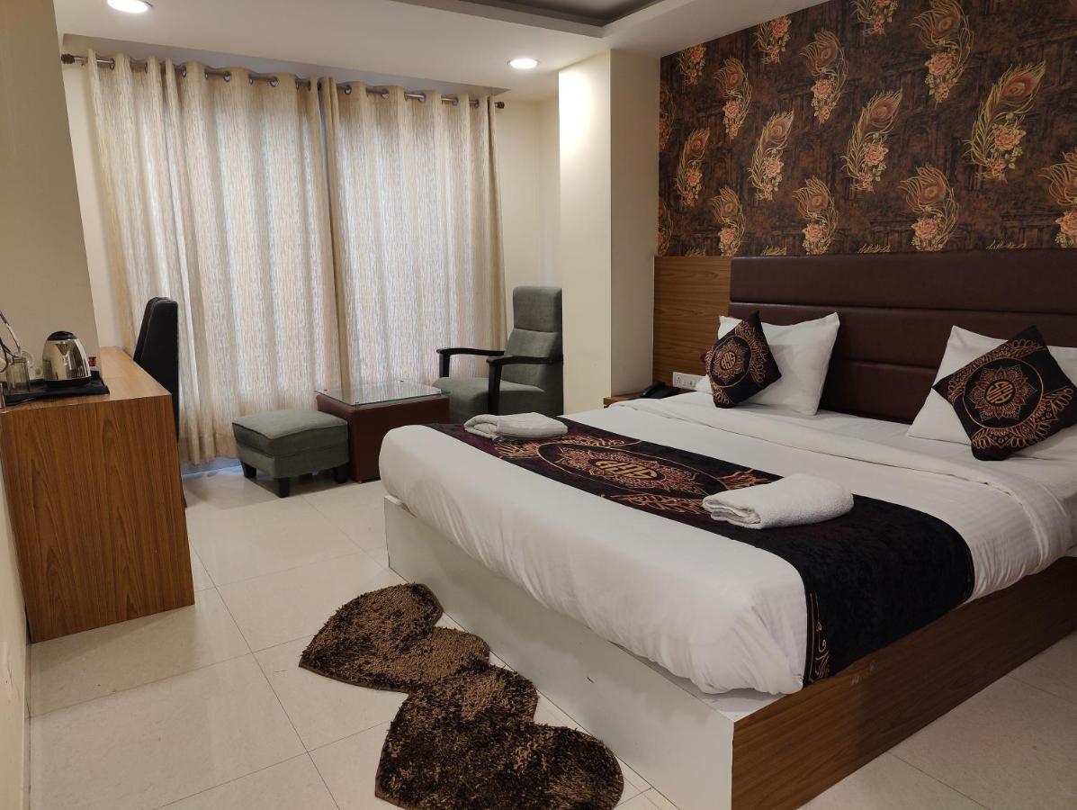 Hotel Ronit Royal Delhi Airport By D'Capitol นิวเดลี ภายนอก รูปภาพ
