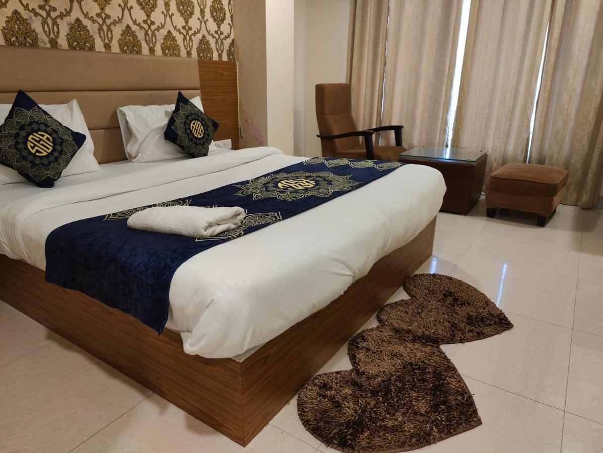 Hotel Ronit Royal Delhi Airport By D'Capitol นิวเดลี ภายนอก รูปภาพ