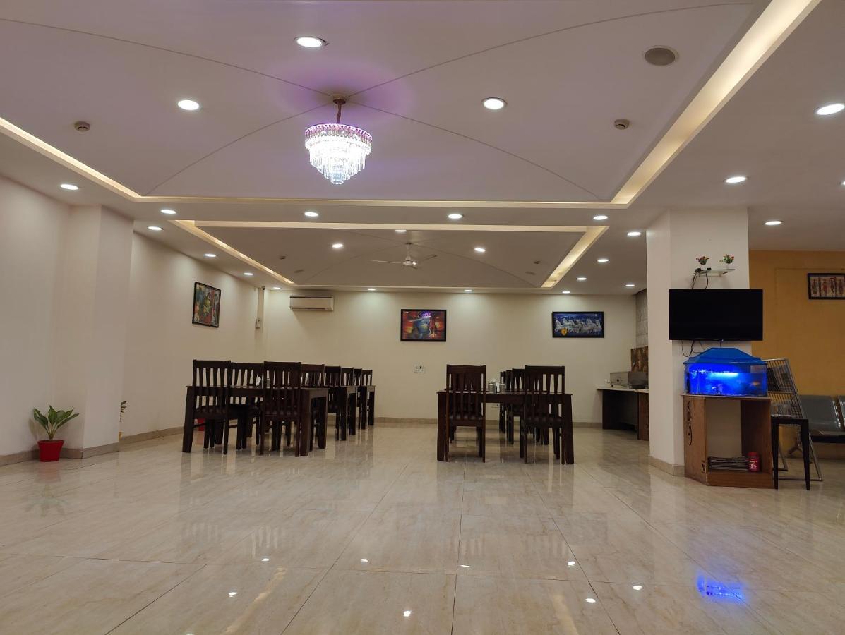 Hotel Ronit Royal Delhi Airport By D'Capitol นิวเดลี ภายนอก รูปภาพ