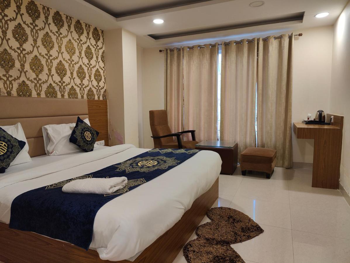 Hotel Ronit Royal Delhi Airport By D'Capitol นิวเดลี ภายนอก รูปภาพ