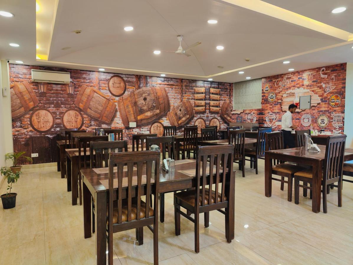 Hotel Ronit Royal Delhi Airport By D'Capitol นิวเดลี ภายนอก รูปภาพ
