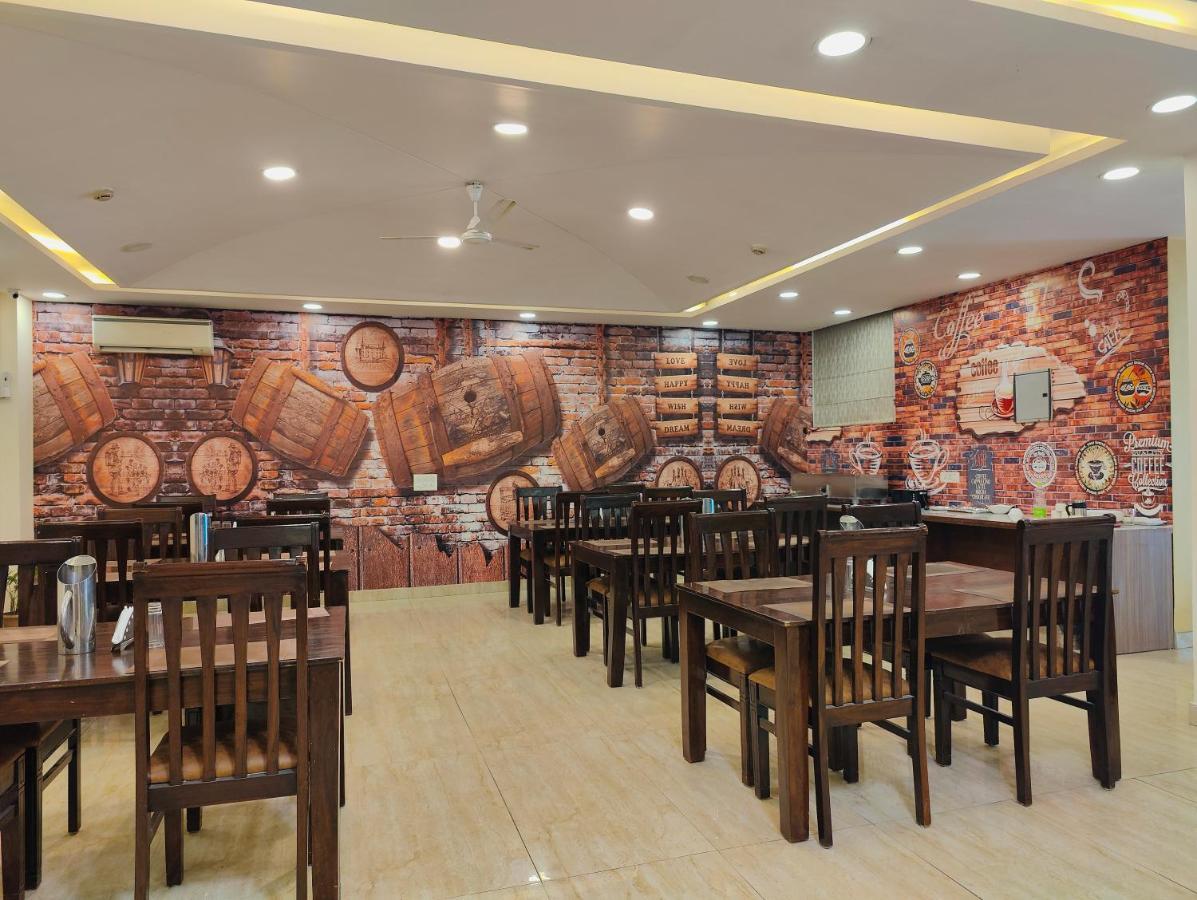 Hotel Ronit Royal Delhi Airport By D'Capitol นิวเดลี ภายนอก รูปภาพ