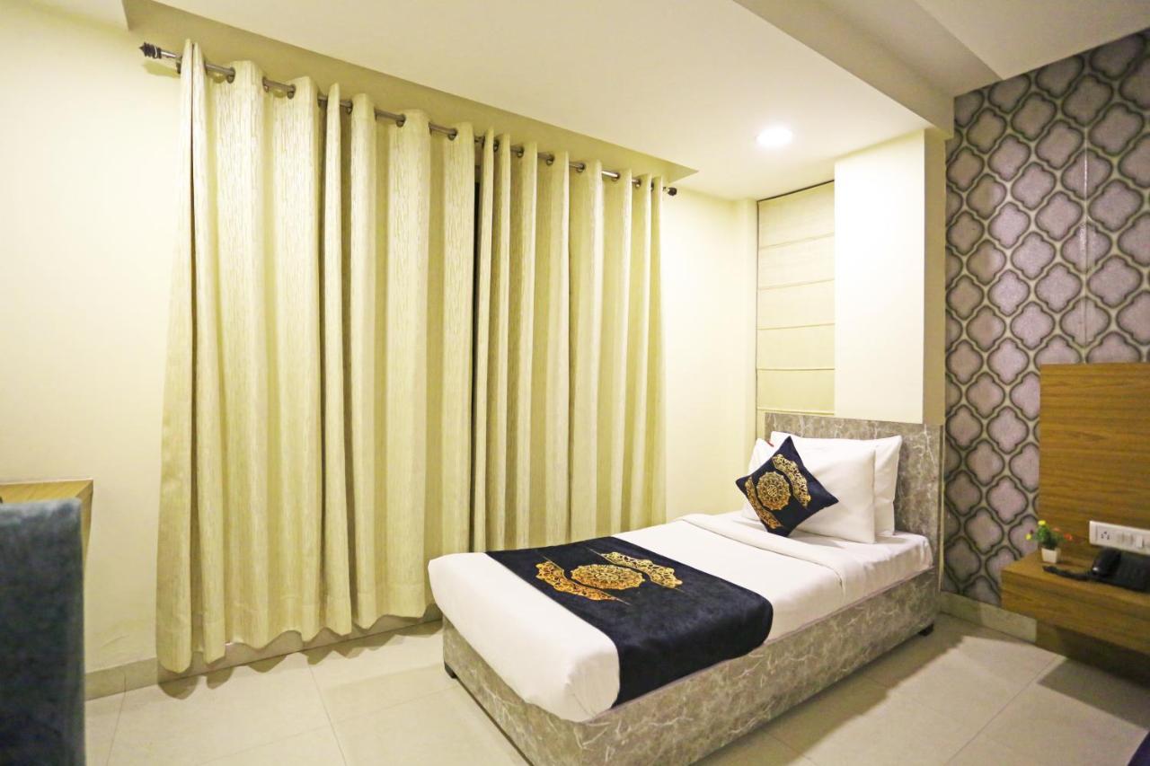 Hotel Ronit Royal Delhi Airport By D'Capitol นิวเดลี ภายนอก รูปภาพ