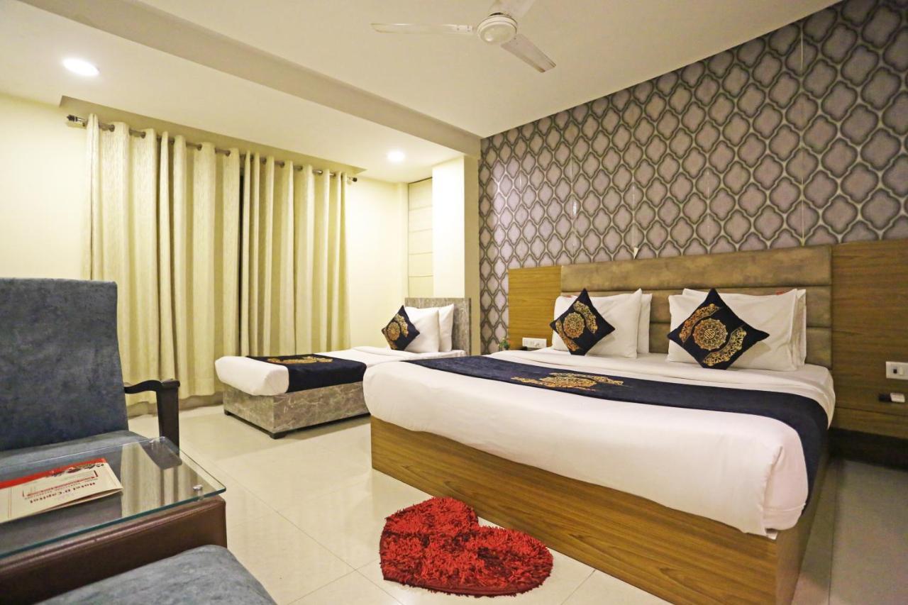 Hotel Ronit Royal Delhi Airport By D'Capitol นิวเดลี ภายนอก รูปภาพ
