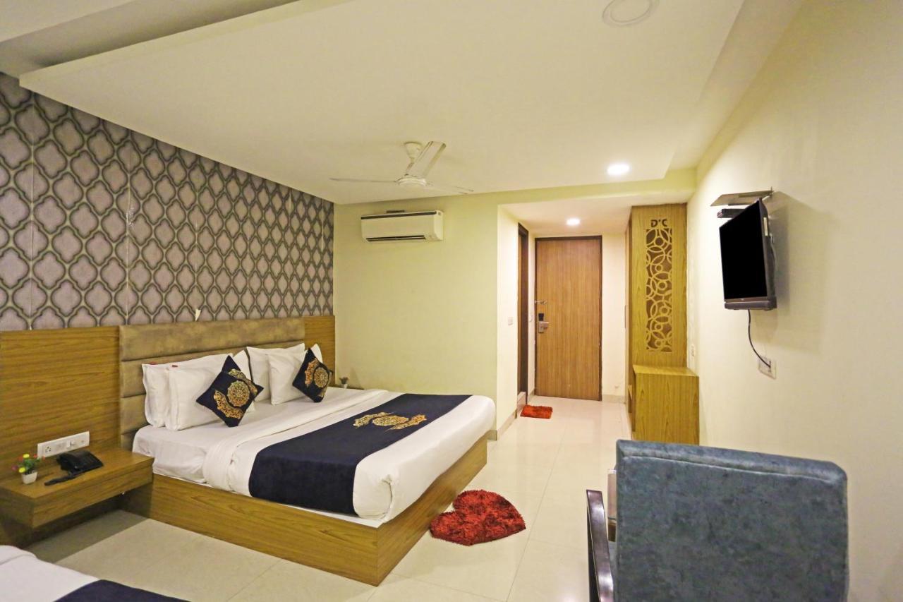 Hotel Ronit Royal Delhi Airport By D'Capitol นิวเดลี ภายนอก รูปภาพ