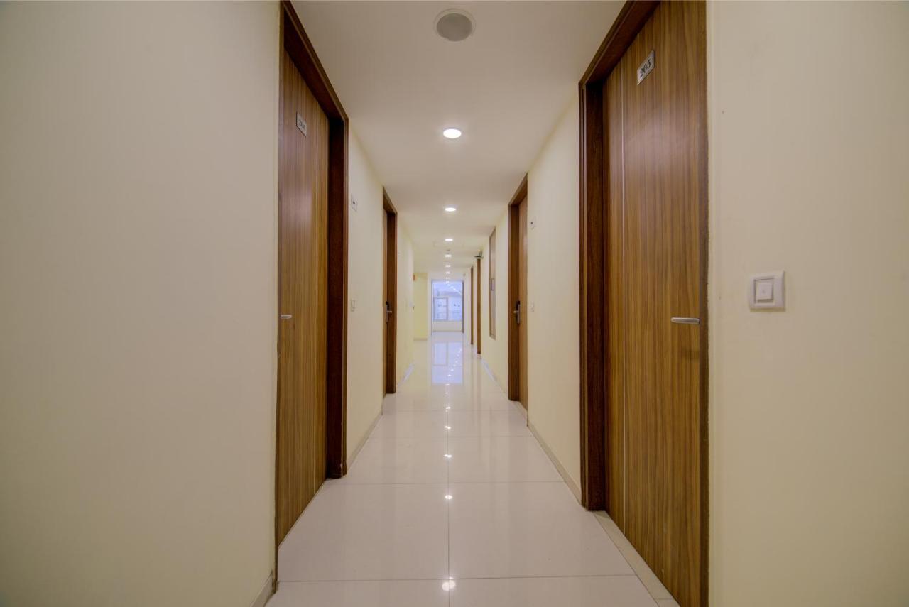 Hotel Ronit Royal Delhi Airport By D'Capitol นิวเดลี ภายนอก รูปภาพ
