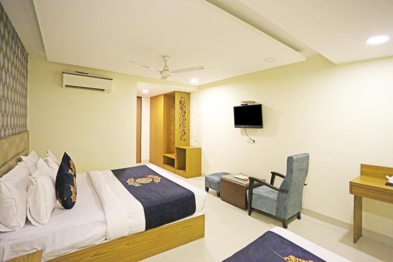 Hotel Ronit Royal Delhi Airport By D'Capitol นิวเดลี ภายนอก รูปภาพ